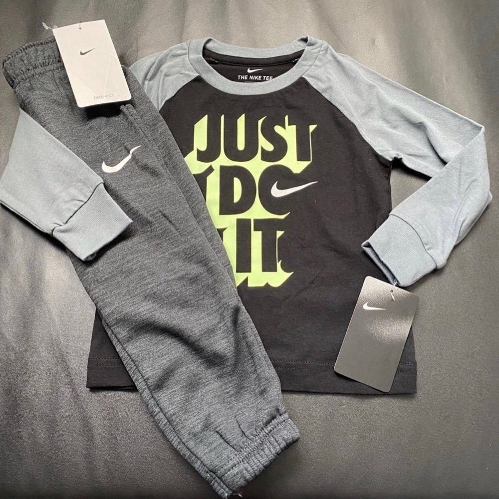 NWT Nike jogger & long sleeve tee set boys size 2T